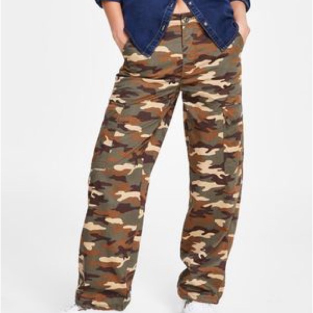 NWT Women's Levis 94 Baggy Cargo Pants 26x30 Camouflage Mid-Rise Wide Leg - Picture 2 of 14